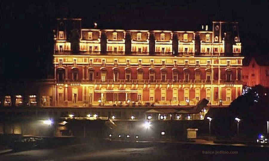 Hotel du Plais  &agrave; Biarritz, la  nuit