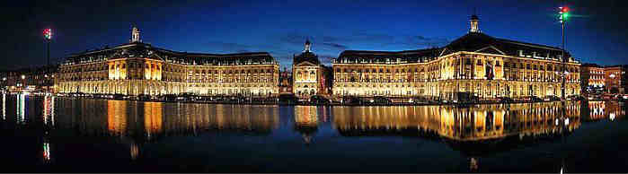 Le miroir d'eau de la Place de la Bourse &agrave; Bordeaux