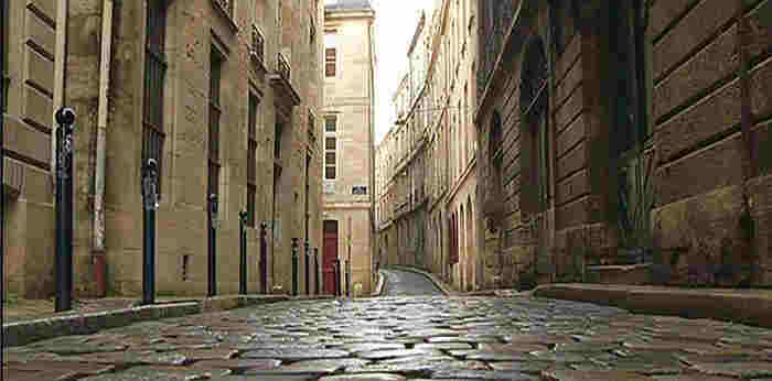 Vieille rue pav&eacute;e de Bordeaux