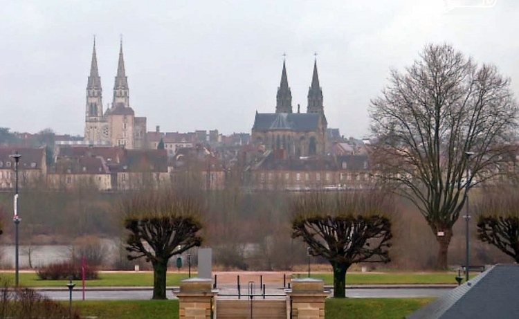 Moulins cath&eacute;drale Notre-Dame et Sacr&eacute;-Coeur