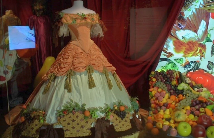 Centre national du costume de sv&egrave;ne Moulins