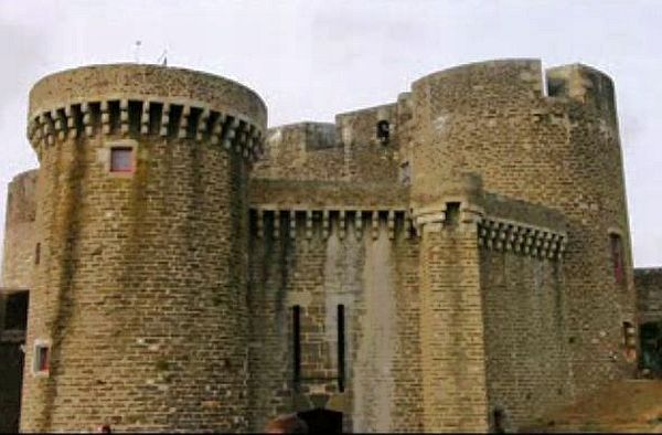 ch&acirc;teau de Brest