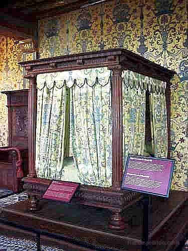 Chambre et lit  du roi ch&acirc;teau de Blois