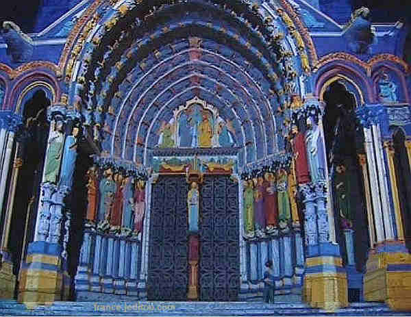 son et lumi&egrave;re sur la cath&eacute;drale de Chartres