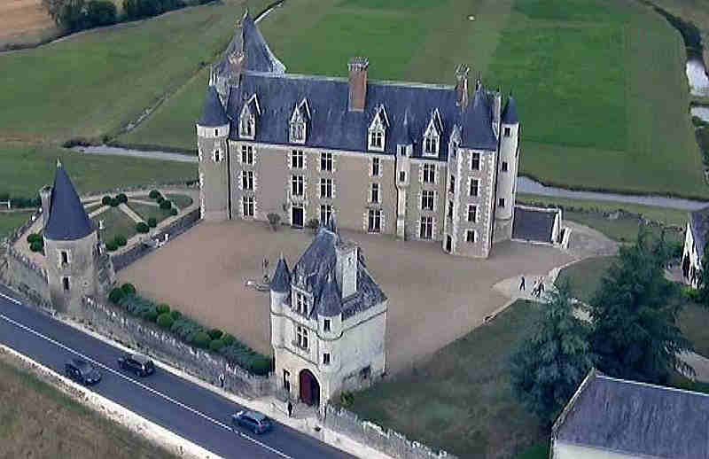 Chateau de Montpoupon