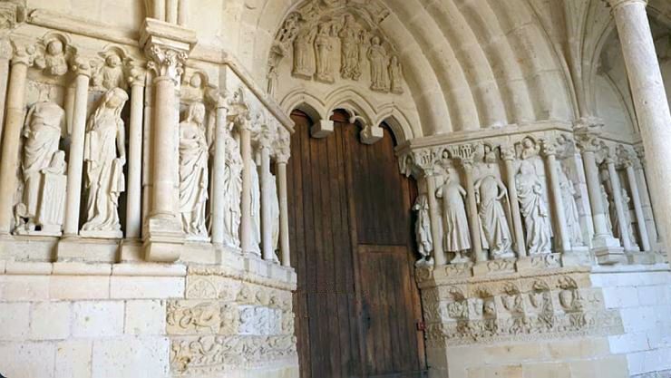 Porche coll&eacute;giale Candes -St-Martin