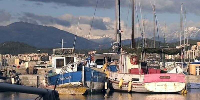 Bateaux de p&ecirc;che dans le port d'Ajaccio