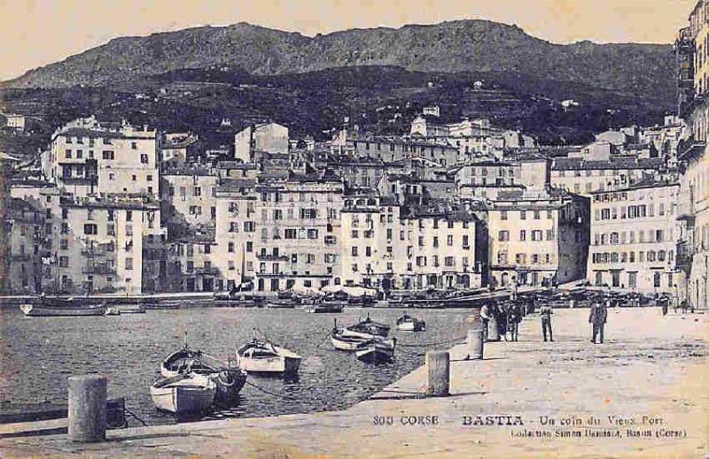 Un coin du vieux port de  Bastia en 1914