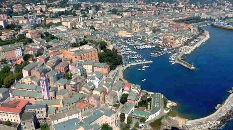 Vieux port et port de commerce de  Bastia