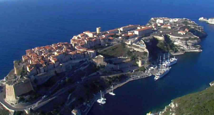 Vue de Bonifacio et de la citadelle 