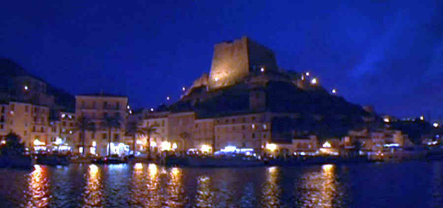 Citadelle de Bonifacio la nuit