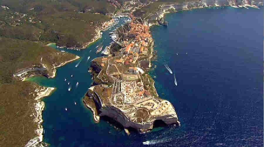 Calanque du port de Bonifacio