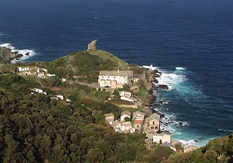 Marine de Scalo et tour g&eacute;noise