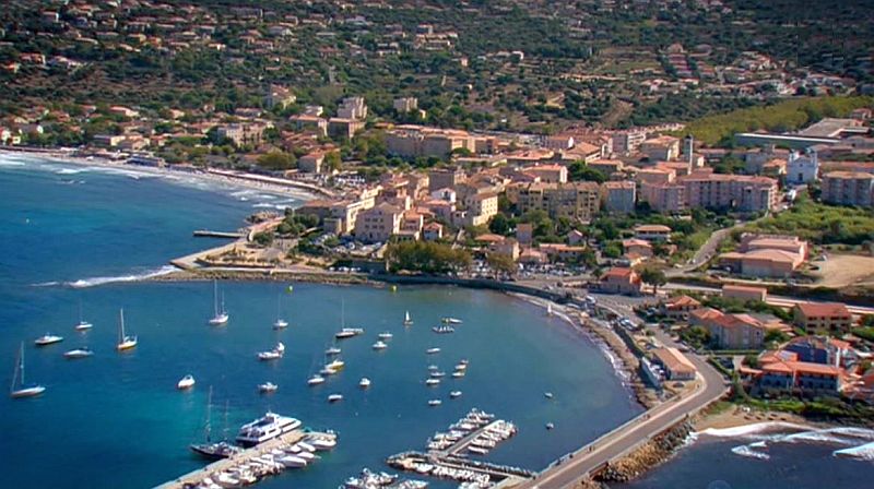 Ile Rousse et son port