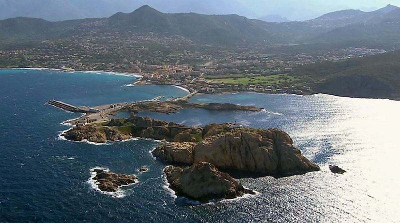 Ile de la Pietra et Ile Rousse Corse