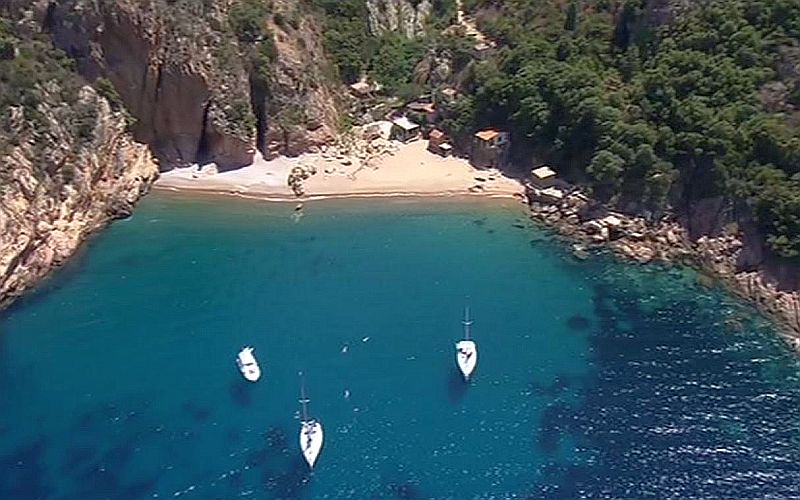 petite plage du golfe de Porto Corse