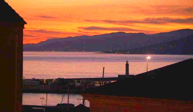 Coucher de soleil sur le   golfe de Propriano