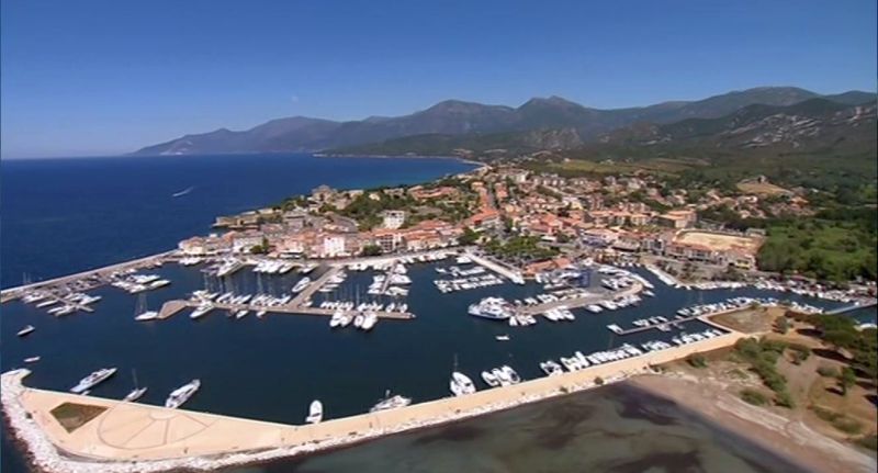 Vue du port de Saint-Florent 