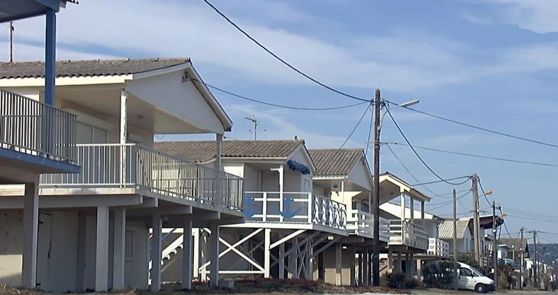 Chalets sur pilotis &agrave; Gruissan