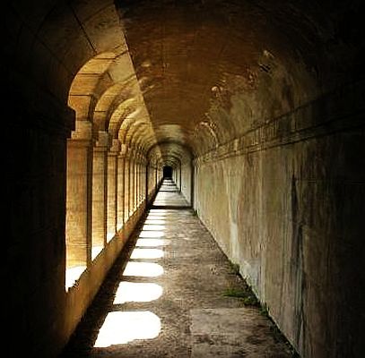 Galerie aqueduc romain de B&eacute;ziers