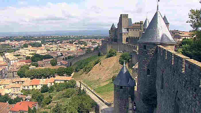 Ville basse de Carcassonne vue depuis les remparts