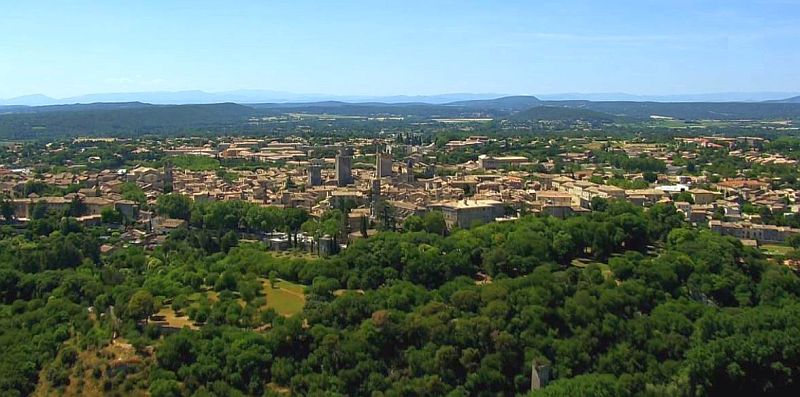 Uz&egrave;s
