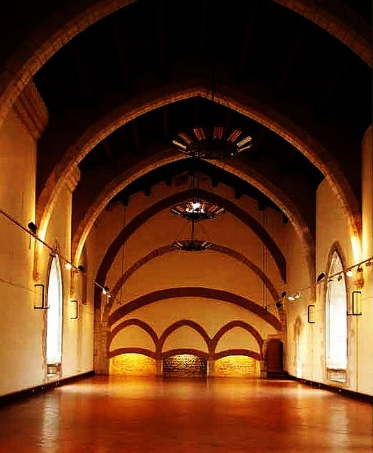 Grande salle du Palais du roi de Majorque &agrave; Perpignan