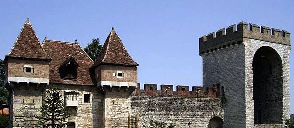 Barbacane et tour St-Jacques de Cahors