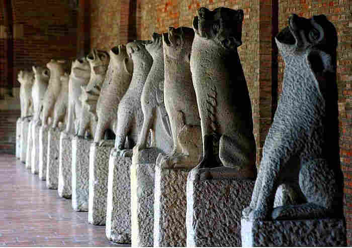 gargouilles dans le clo&icirc;tre des Augustins &agrave; Toulouse
