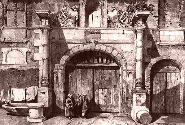 porte de l'arsenal de l'ancien Capitole de Toulouse