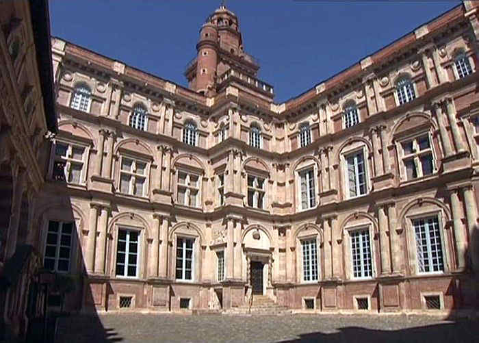 Vue de la cour de L'hotel d'Assezat &agrave; Toulouse