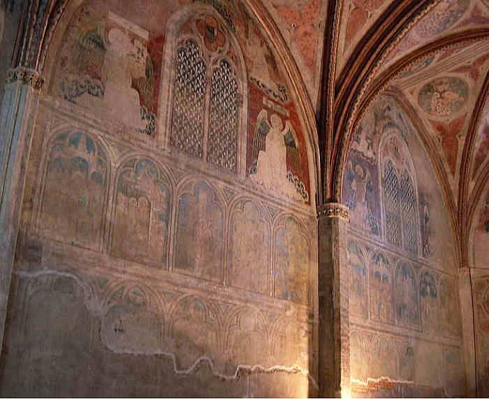 Peintures murales dans la  chapelle St-Antonin  des  Jacobins de Toulouse