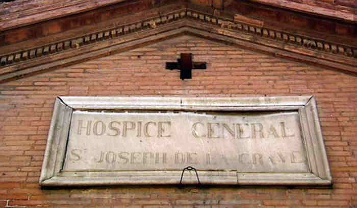 Entr&eacute;e de l'h&ocirc;pital de la Grave
