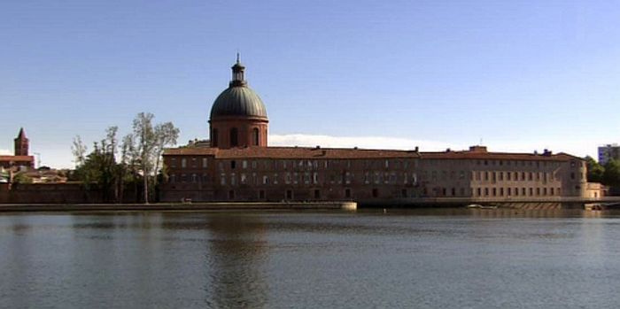 La Grave &agrave; Toulouse, vue de la rive  gauche de la Garonne