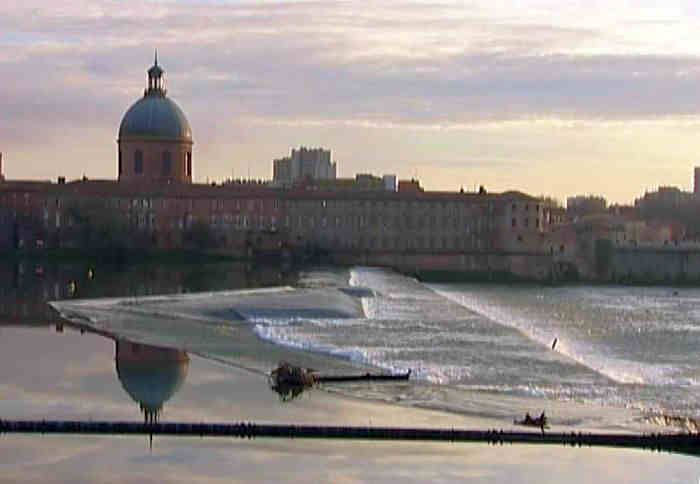 La Grave et le Bazacle vus de la Garonne