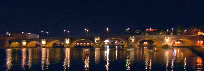 Le Pont neuf la nuit &agrave; Toulouse