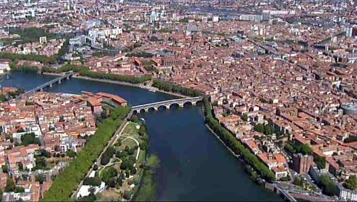 vue de Toulouse et le pont de Pierre