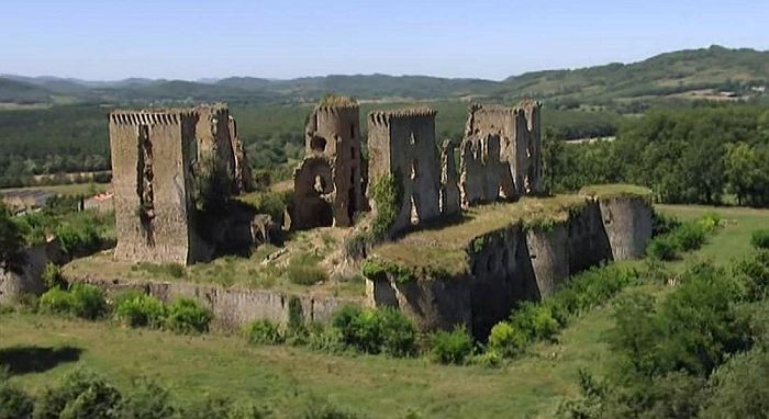 chateau de Lagarde