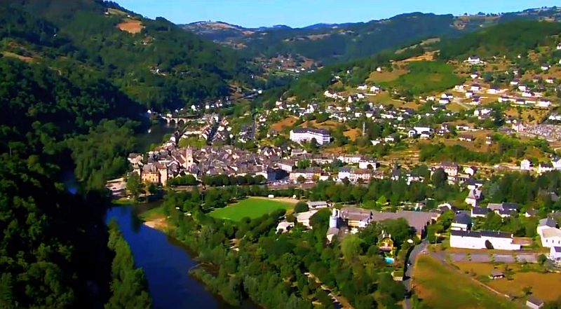 Entraygues sur Tuy&egrave;re