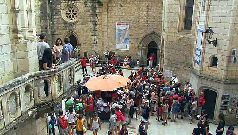 parvis du sanctuaire de Rocamadour