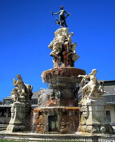 Fontaine des 4 vall&eacute;es &agrave; Tarbes