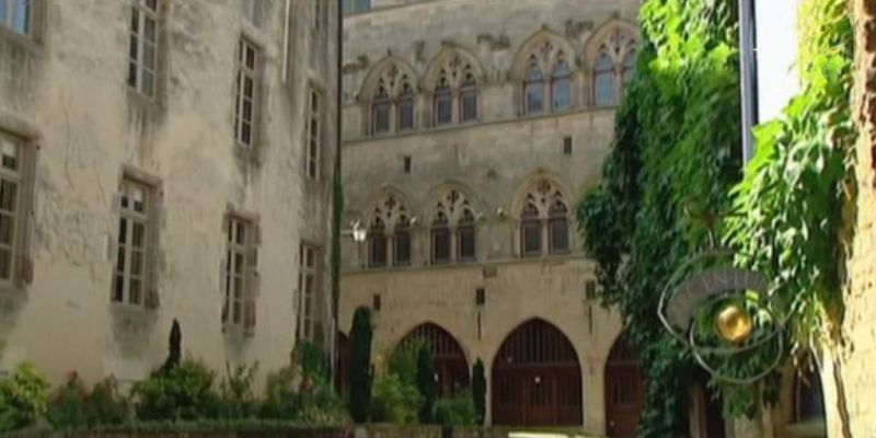 Mus&eacute;e d'Art Moderne Cordes sur Ciel