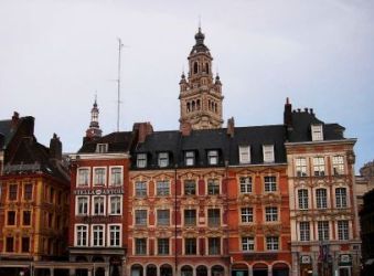 Place du g&eacute;n&eacute;ral de Gaulle et beffroi CCI