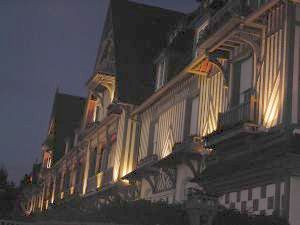 Hotel Normandy la nuit
