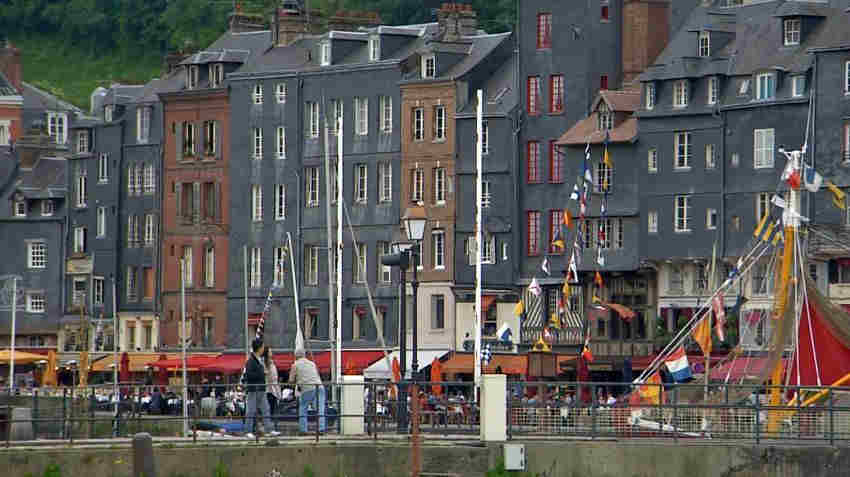 Maisons sur le bassin  &agrave; Honfleu