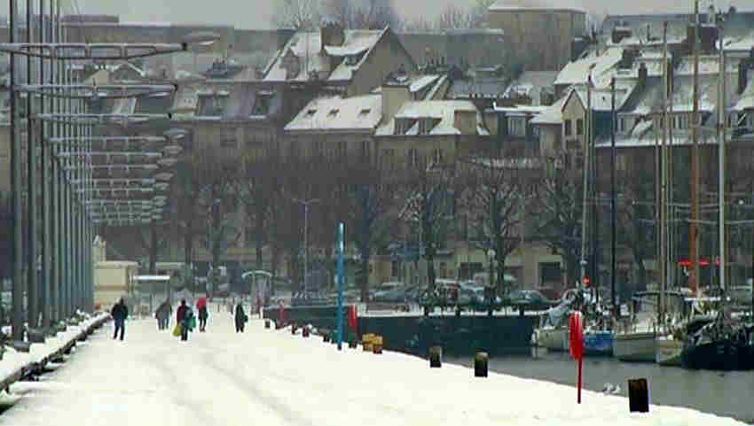 Caen sous la neige