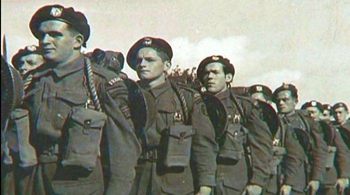 Commandos Kieffer défilant