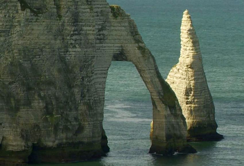 Etretat, falaise d'Aval et aiguille creuse
