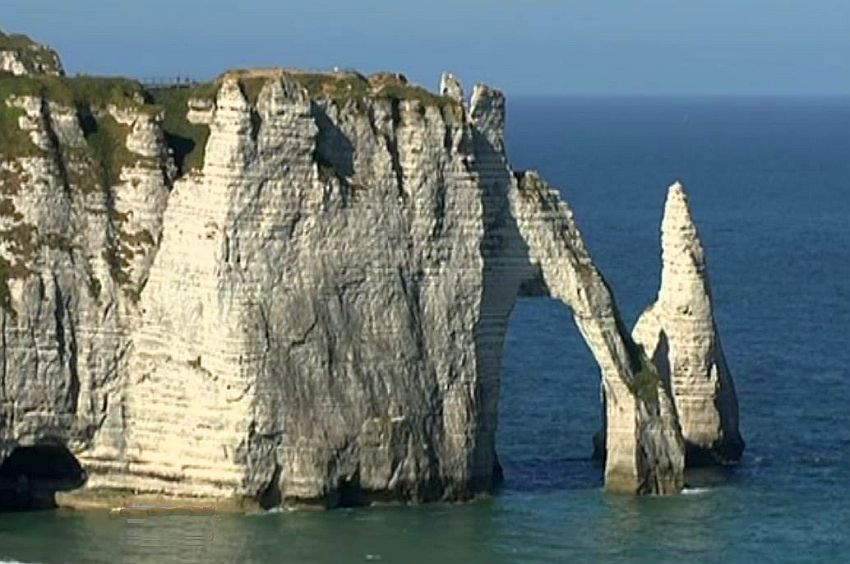 Etretat, falaise d'Aval et aiguille creuse