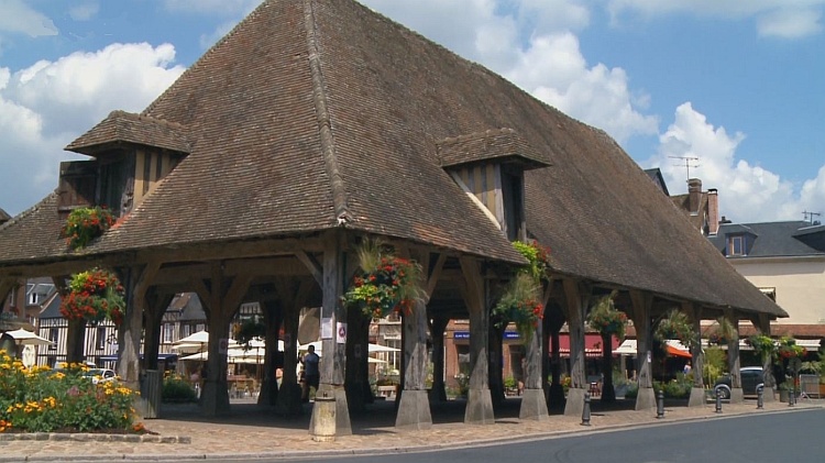 halle de  Lyons la F&ocirc;ret